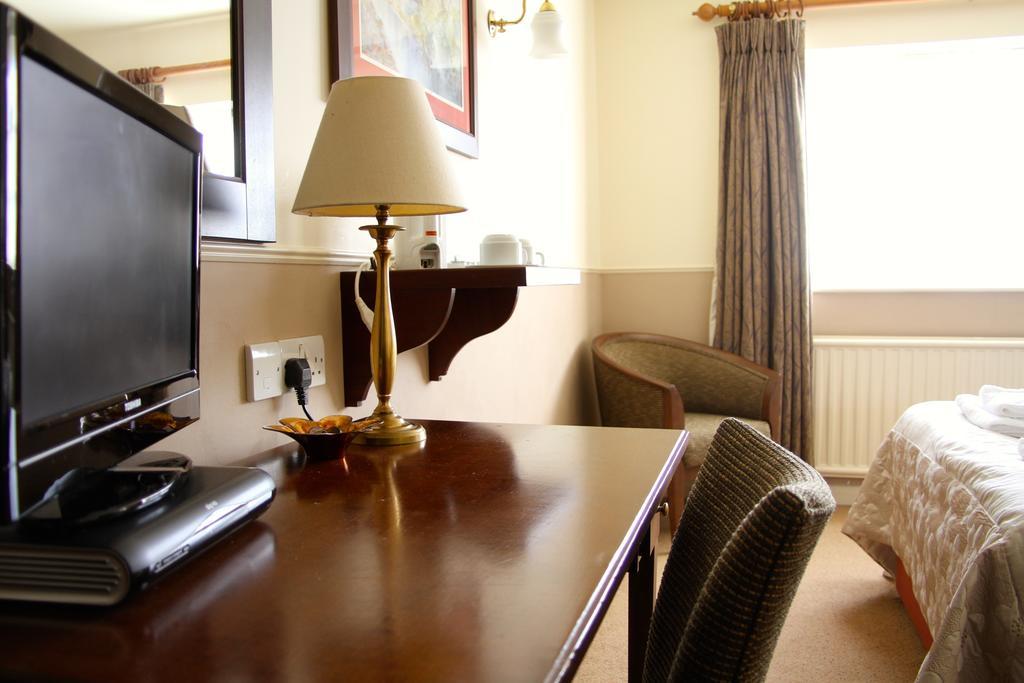 The Bell Hotel Клэар Номер фото