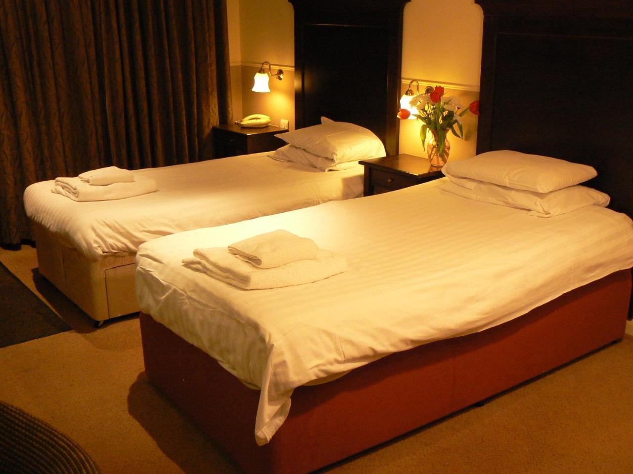 The Bell Hotel Клэар Номер фото
