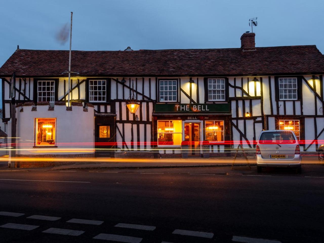 The Bell Hotel Клэар Экстерьер фото